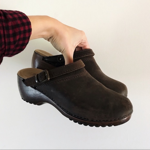 Bass Shoes - Bass • Brown Leather Patina Clogs